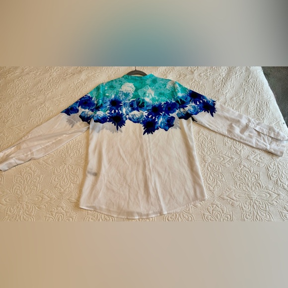 💙✨ Calvin Klein Floral Ombre Blouse — Fits Like Medium (EUC) - Picture 9 of 12